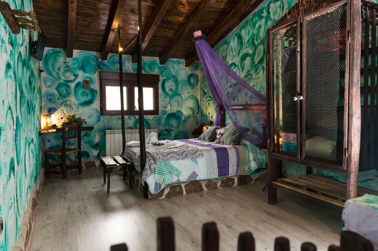 El Eden De Javier Guest House Robledillo Exterior photo