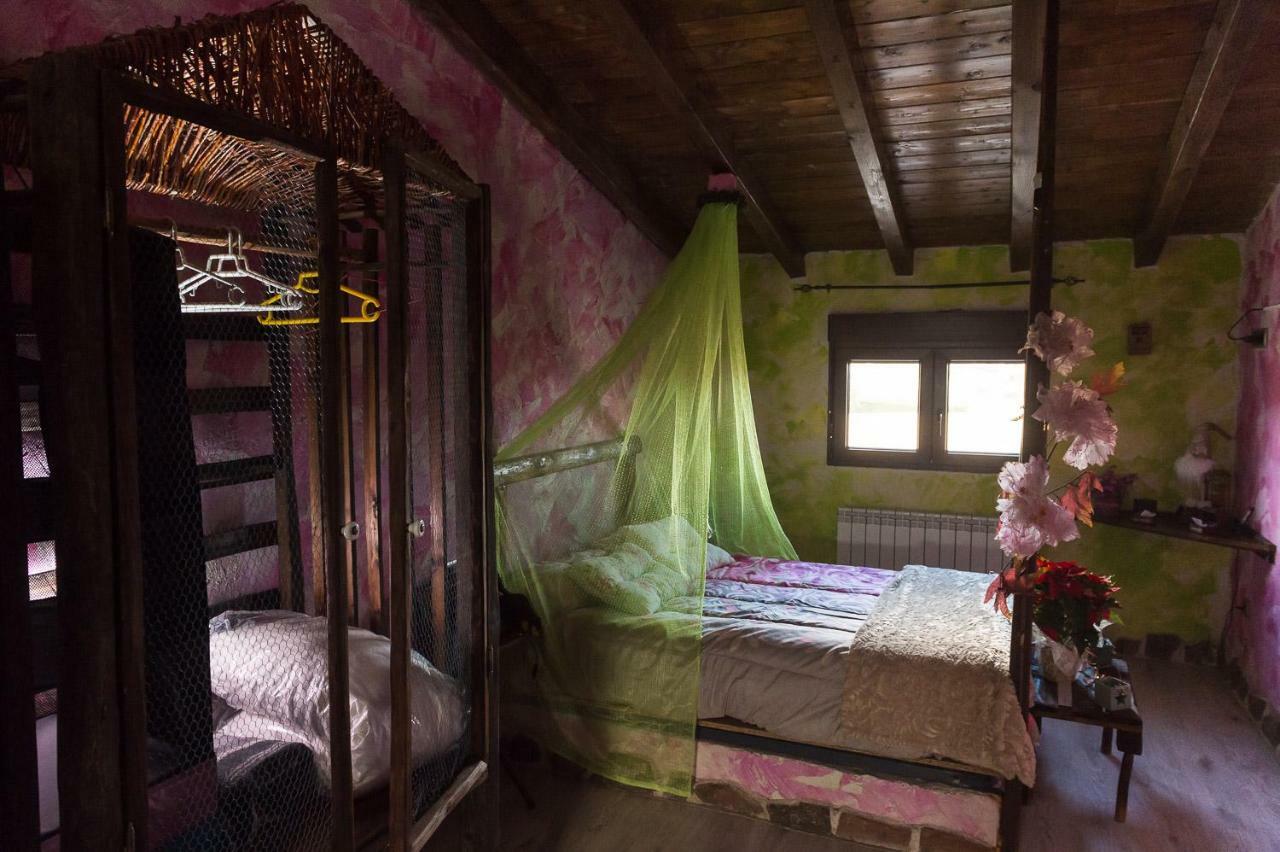 El Eden De Javier Guest House Robledillo Exterior photo